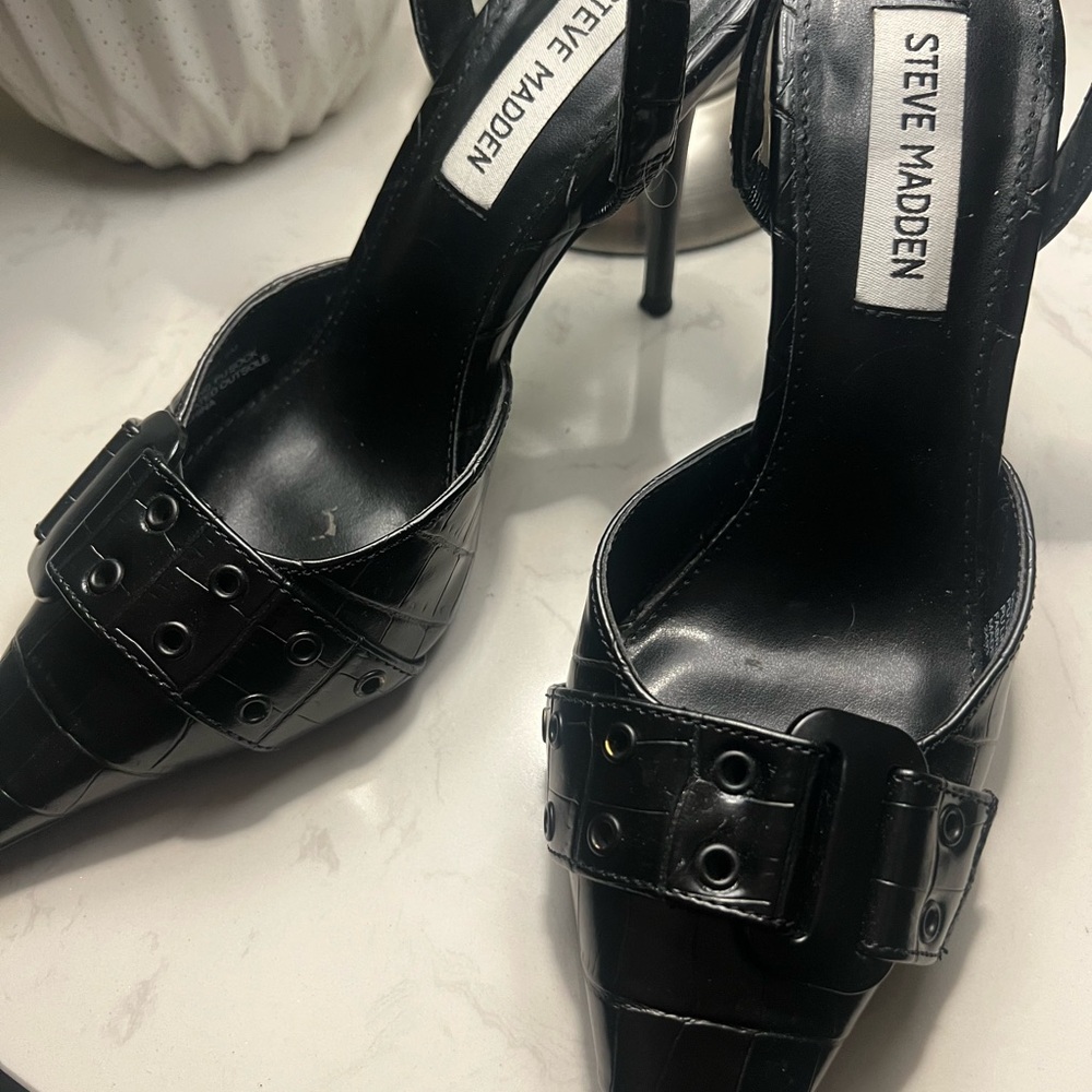 Steve Madden Black Buckle Heels